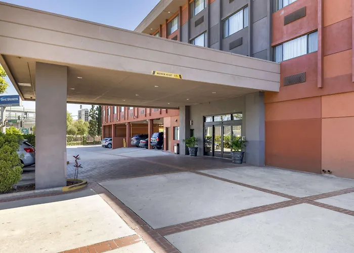 Best Western Worldport