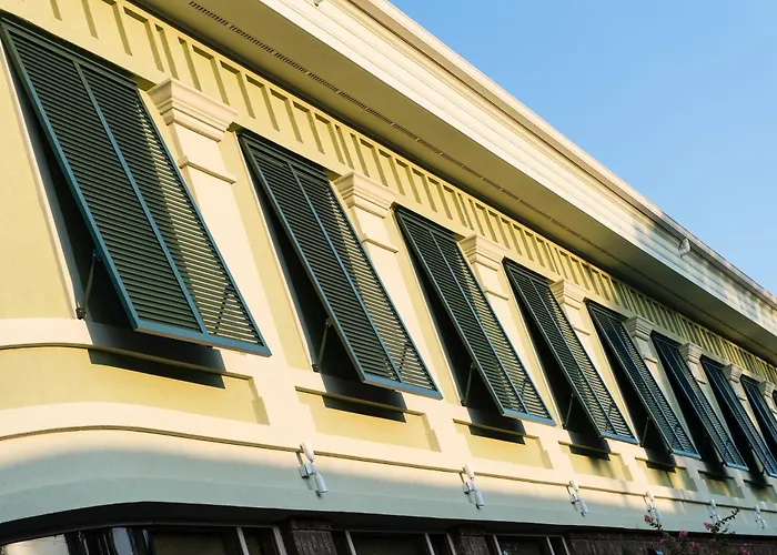 Pet Friendly hotel: Town & Country Inn And Suites