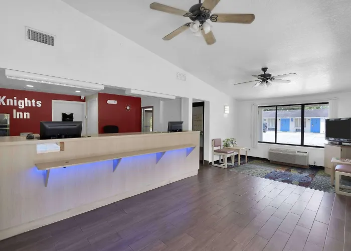 Cheap hotel: Knights Inn Jacksonville At Dix Ellis Trail