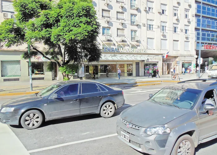 Hotel barato: Embajador Hotel