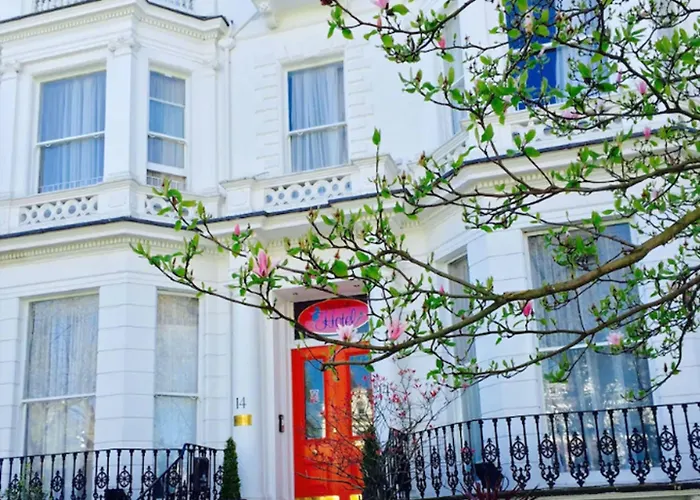 Resort: Blue Bells Hotel