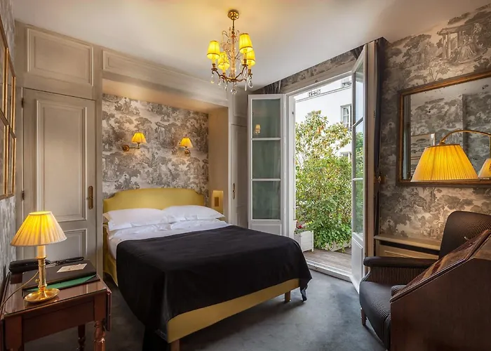 Сity center hotels Duc De St-Simon