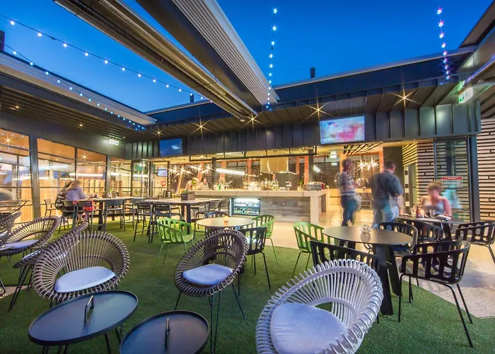 Hotel: Highlander Hotel Bar Kitchen Rooftop