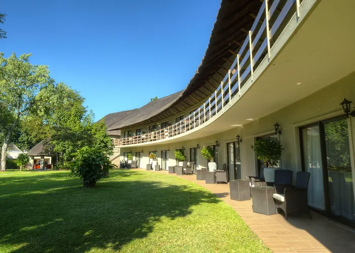 Azambezi River Lodge