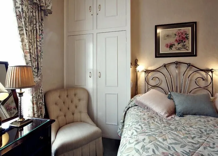 In Luxury hotels Farthings