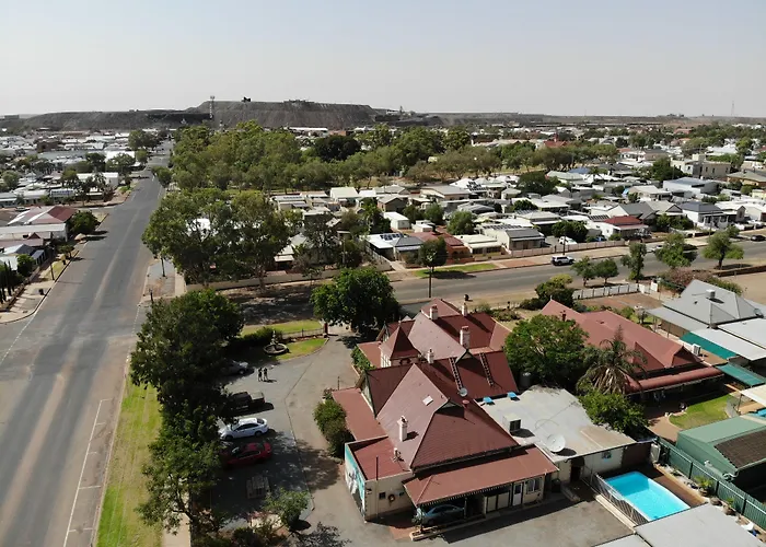 Motel: The Lodge Outback Motel