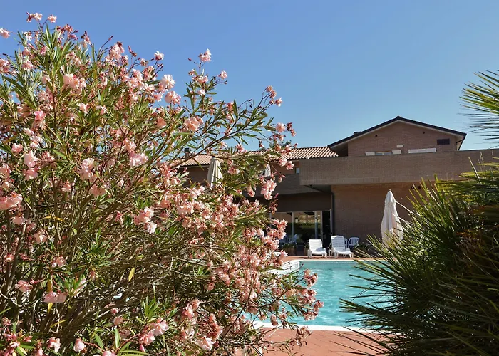 Hotel con piscina: Residence San Rossore