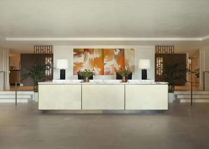 Hotel with pool: L'Ermitage Beverly Hills