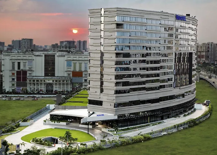 Pet Friendly hotel: Novotel Kolkata Hotel And Residences
