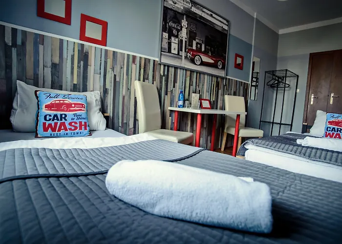 Hostel: Explorer B&B Old Town Rooms & Apartment #Don'T Be A Tourist, Be An Explorer!