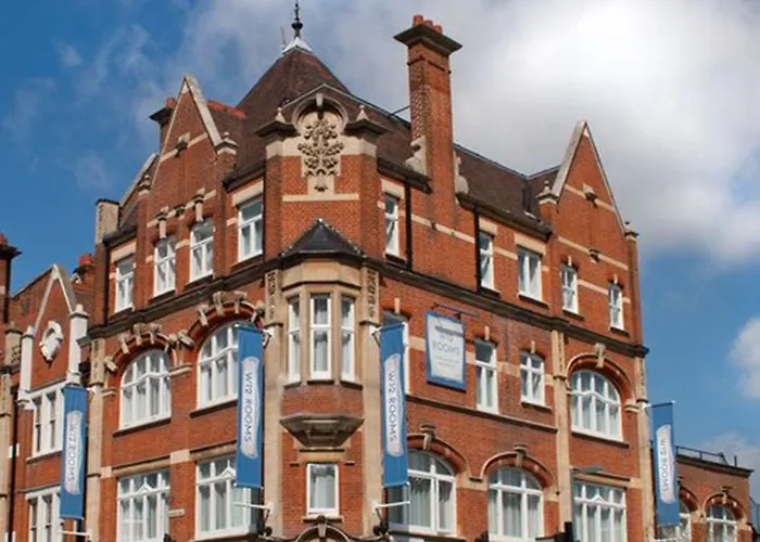Hotels With Four Stars W12 Rooms