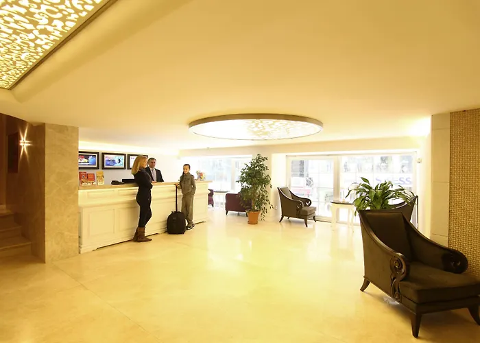 Resort: Monaco Hotel