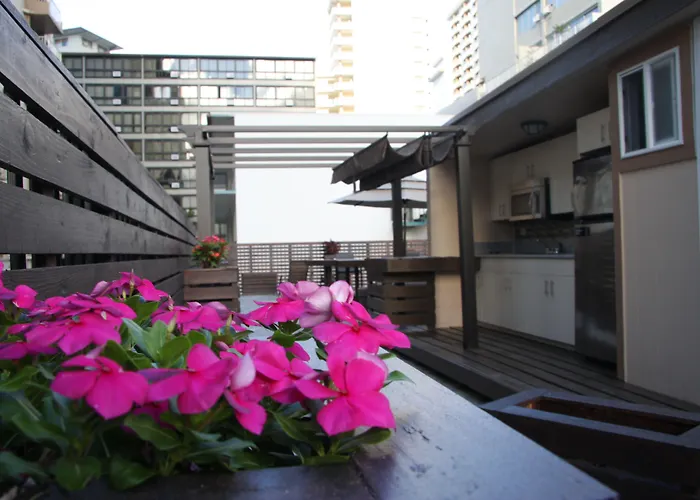 Strandhotel: The Beach Waikiki Boutique Hostel