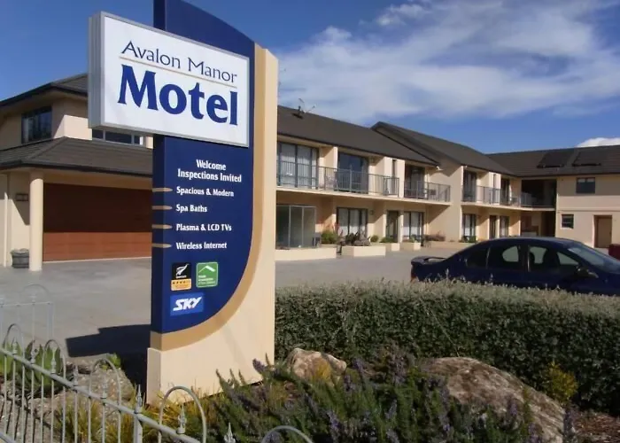 Hotel with view: Avalon Manor Motel