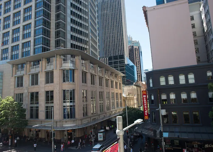 Cheap hotel: Criterion Hotel Sydney