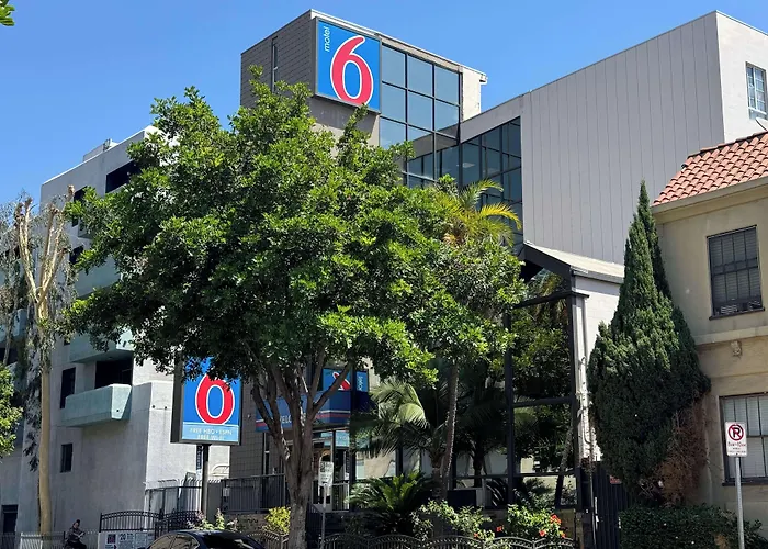 6 Hollywood