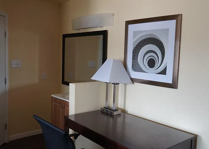 Motel: Village Motor Inn