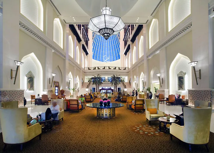 Hotels with pool Bab Al Qasr
