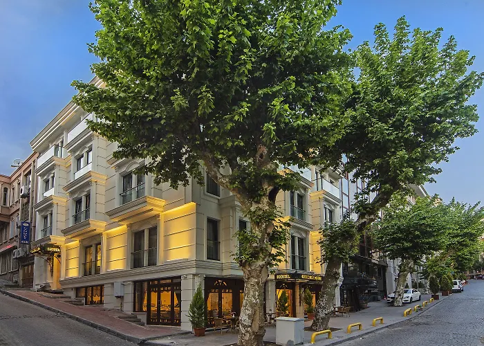 Hotel: Grand Naki Hotel