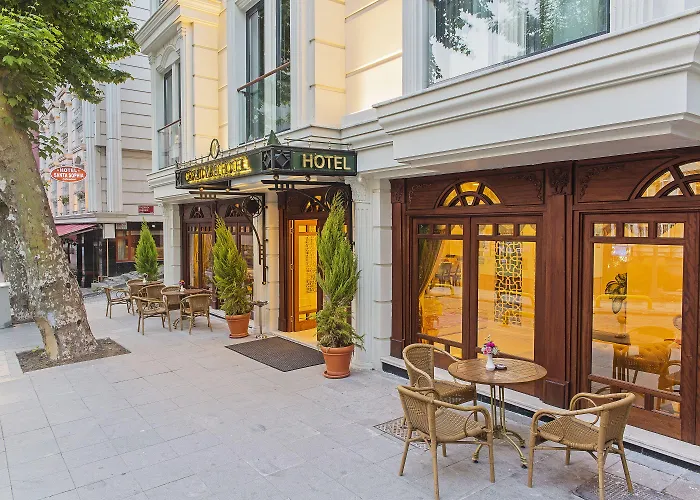 Hotel: Grand Naki Hotel