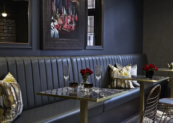 Family Hotel: The House Of Toby