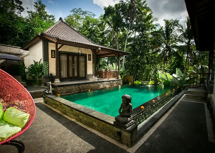 Ayu Duwur Beji