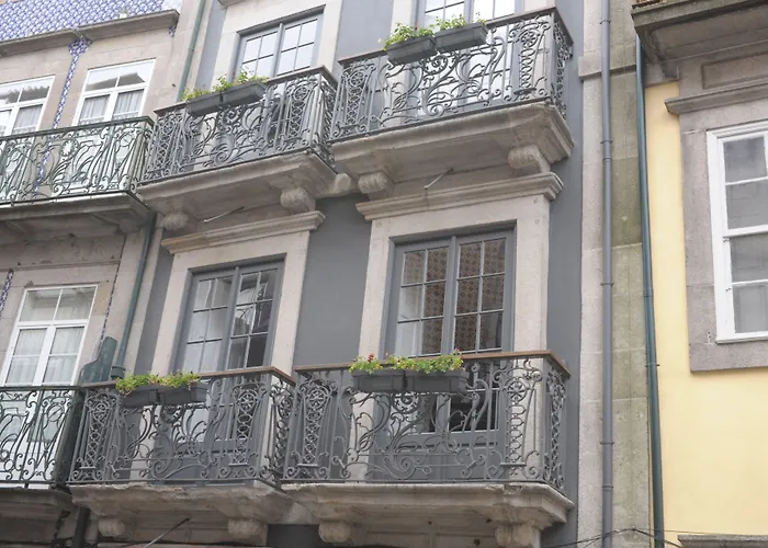 Mo House