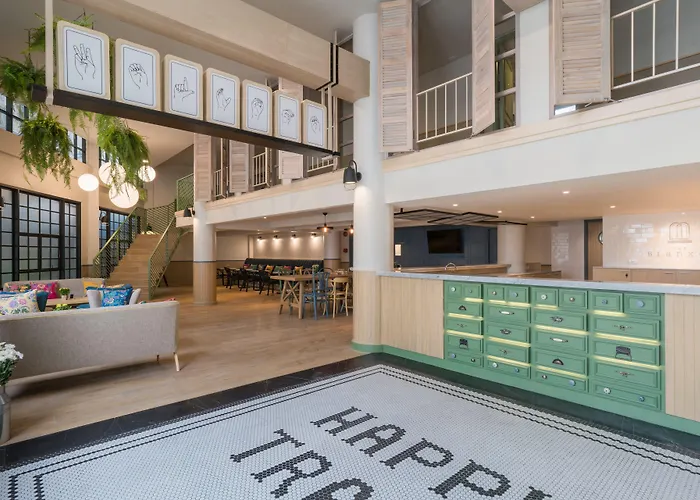 The Blanket Hotel Phuket Old Town