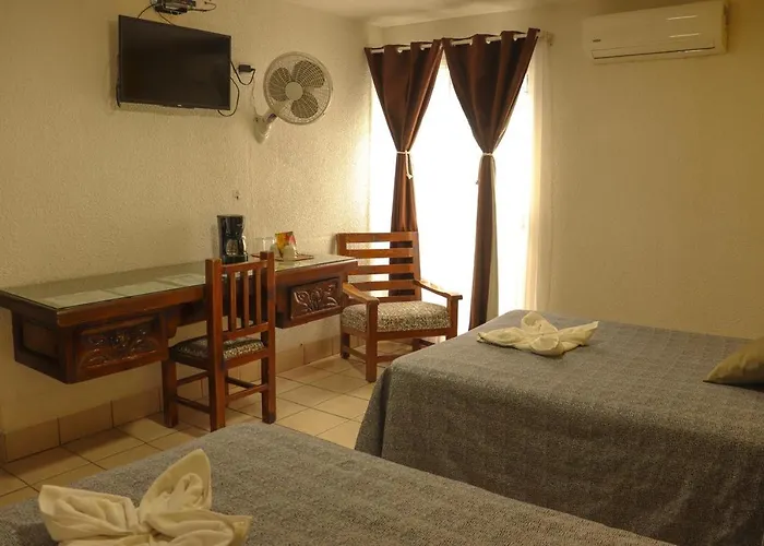 3 star hotels Aurora