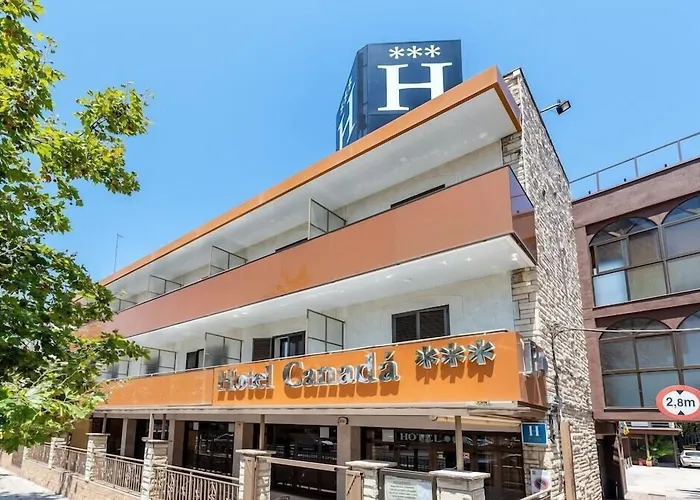 Resort: Hotel Canada