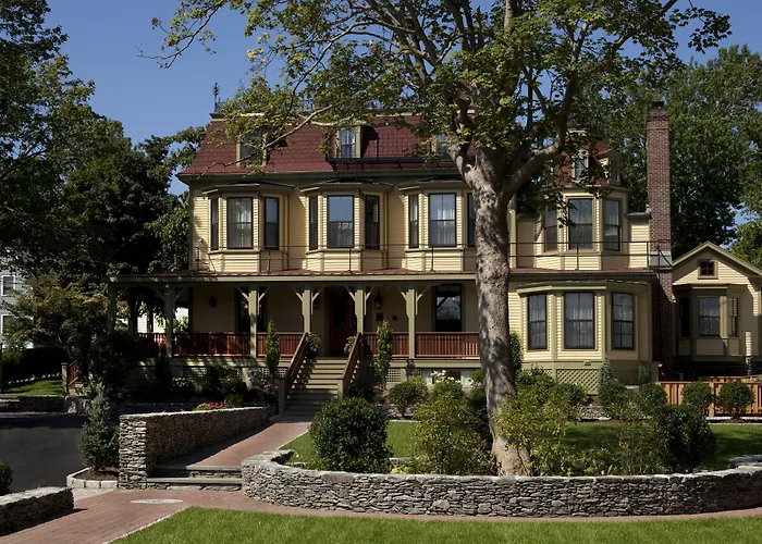 Luxury hotel only: The Cliffside Inn