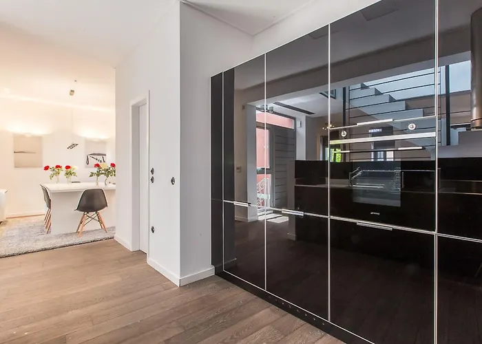 Vila: Historic Villa Complex 40Pax