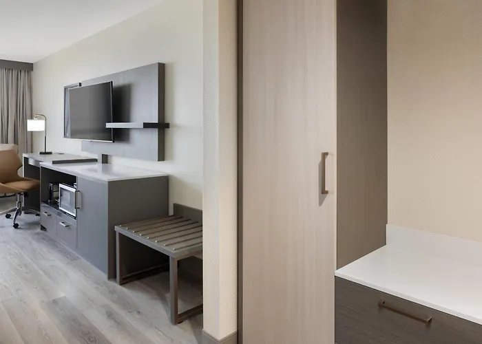 Spa Hotel: Ramada Plaza By Wyndham Orlando Resort & Suites Intl Drive - Newly Renovated!