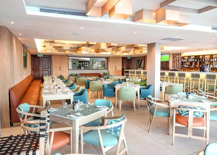 Hotel met zwembad: Lagoon Beach Hotel&Spa