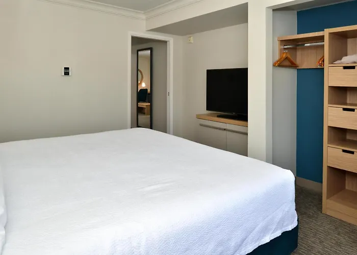 Hotel with pool: Hilton Garden Inn Napa