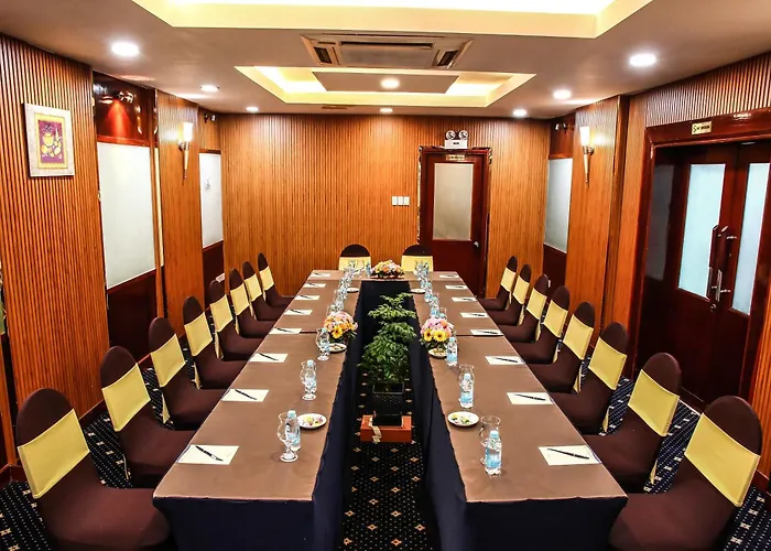 Hotel with Tennis: Oscar Saigon Hotel