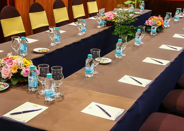 Hotel with Tennis: Oscar Saigon Hotel