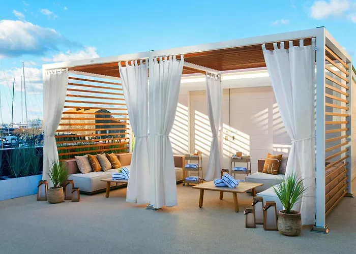 Hotel with Tennis: Newport Marriott Hotel & Spa