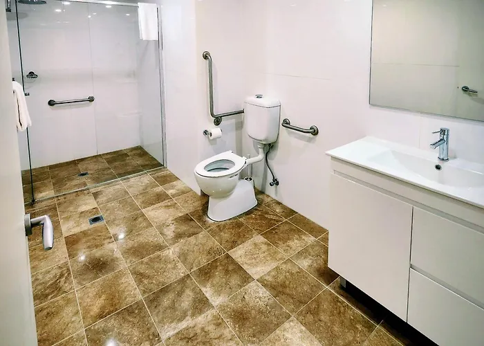 Luxury hotel only: Apx World Square