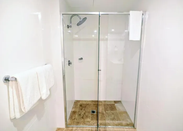 Luxury hotel only: Apx World Square