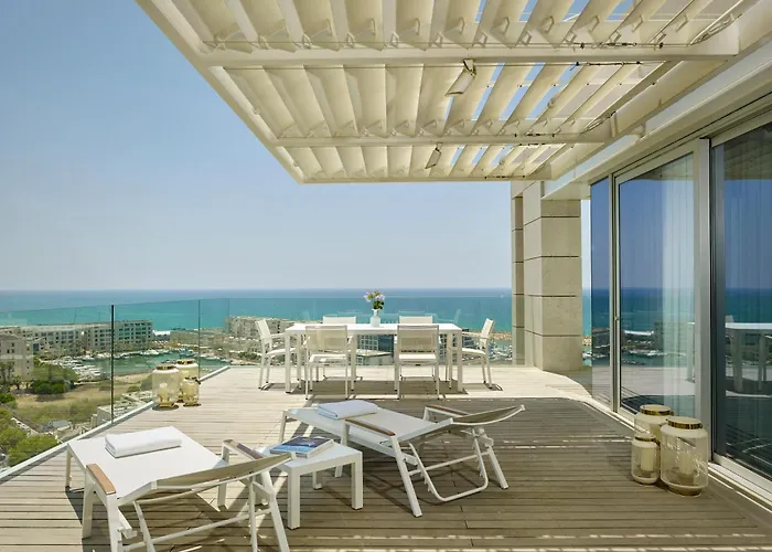 Family resorts Ritz-Carlton, Herzliya