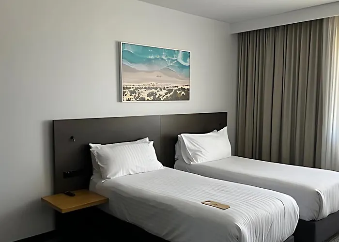 Hotel with view: Holiday Inn West Perth By Ihg