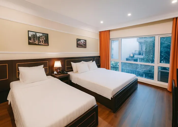 Hotel with view: Ha Noi Lake View Hotel & Travel