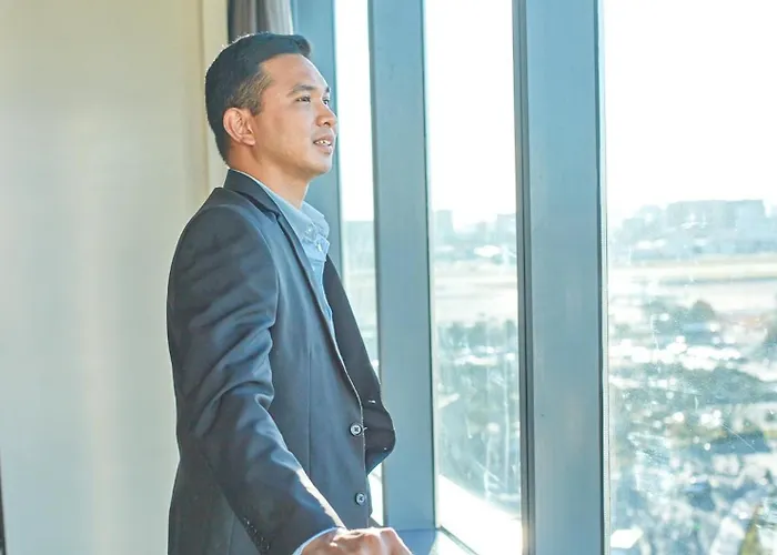 Hotel with view: Savoy Hotel Manila Near Airport Naia Terminal 3 Mnl