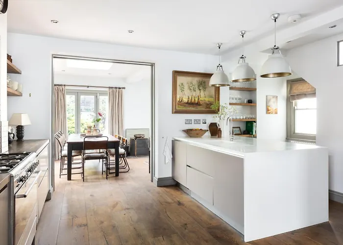 Pet-Friendly Luxury Home For Families & Friends
