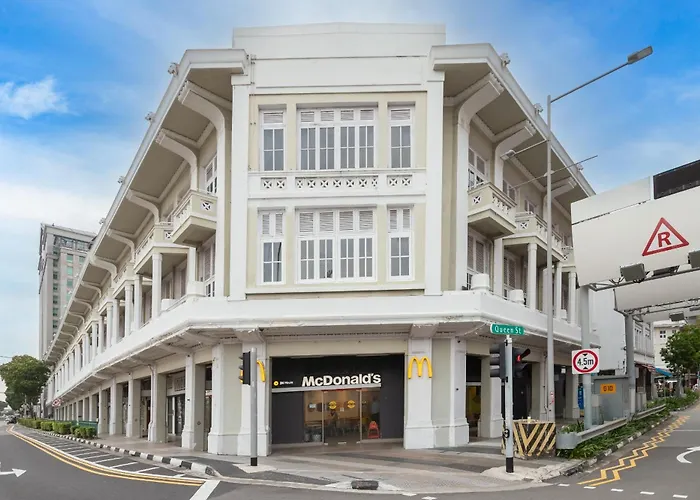Bugis Hovoh Boutique Service Apt