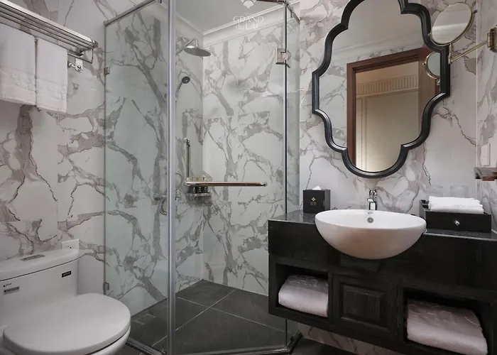 Grand Hotel Du Lac Hanoi