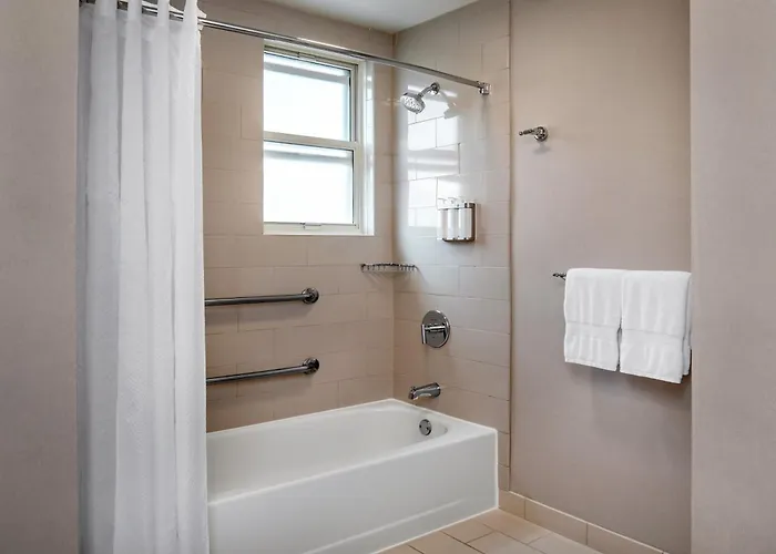 4 star hotel: Hotel Adagio, Autograph Collection