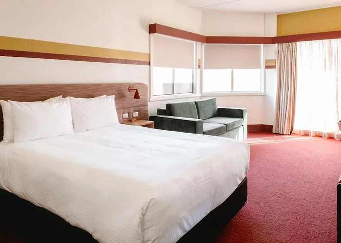 Statesman Hotel