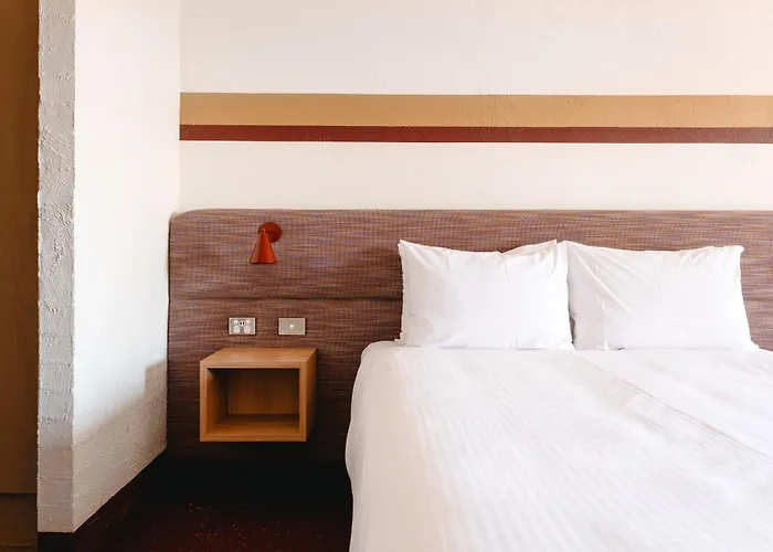 Statesman Hotel